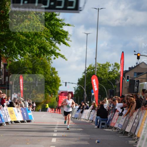 20.09.2026 - PSD Bank Halbmarathon LAZAROV Photography http://msf.ph/oto/10498161 20.09.2026 11:15:53 Ziel  meine-sportfotos.de