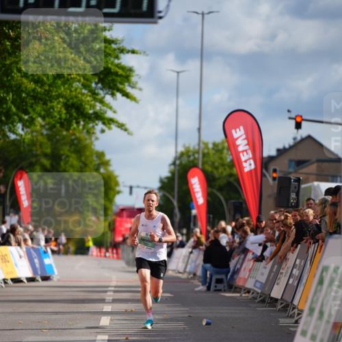 20.09.2026 - PSD Bank Halbmarathon LAZAROV Photography http://msf.ph/oto/10498176 20.09.2026 11:15:56 Ziel 3986 meine-sportfotos.de