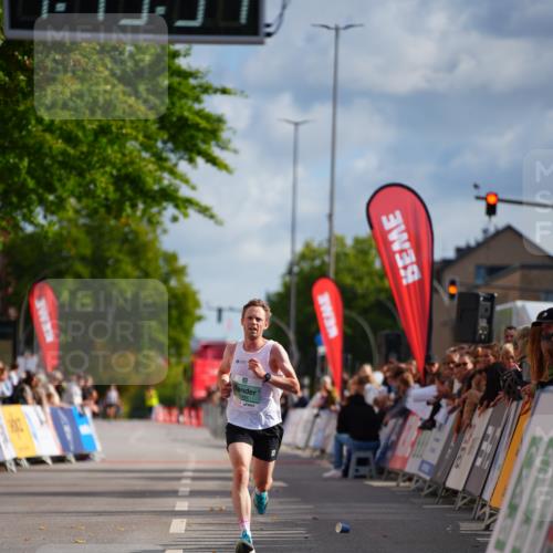 20.09.2026 - PSD Bank Halbmarathon LAZAROV Photography http://msf.ph/oto/10498182 20.09.2026 11:15:57 Ziel 3986 meine-sportfotos.de
