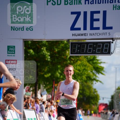 20.09.2026 - PSD Bank Halbmarathon LAZAROV Photography http://msf.ph/oto/10498283 20.09.2026 11:16:27 Ziel 1164, 3478 meine-sportfotos.de