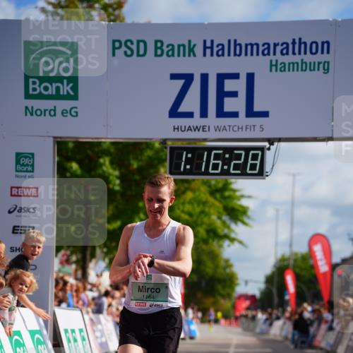20.09.2026 - PSD Bank Halbmarathon LAZAROV Photography http://msf.ph/oto/10498288 20.09.2026 11:16:28 Ziel 1164, 3478 meine-sportfotos.de
