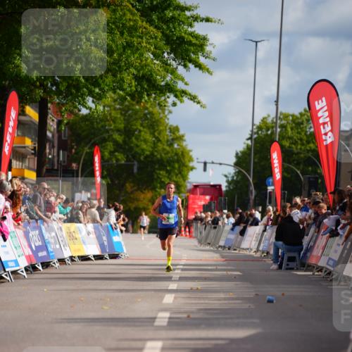20.09.2026 - PSD Bank Halbmarathon LAZAROV Photography http://msf.ph/oto/10498297 20.09.2026 11:16:38 Ziel  meine-sportfotos.de