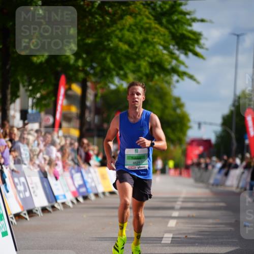 20.09.2026 - PSD Bank Halbmarathon LAZAROV Photography http://msf.ph/oto/10498303 20.09.2026 11:16:43 Ziel  meine-sportfotos.de