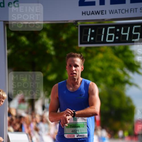 20.09.2026 - PSD Bank Halbmarathon LAZAROV Photography http://msf.ph/oto/10498314 20.09.2026 11:16:44 Ziel  meine-sportfotos.de