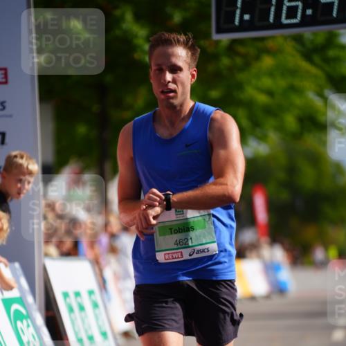 20.09.2026 - PSD Bank Halbmarathon LAZAROV Photography http://msf.ph/oto/10498317 20.09.2026 11:16:44 Ziel  meine-sportfotos.de
