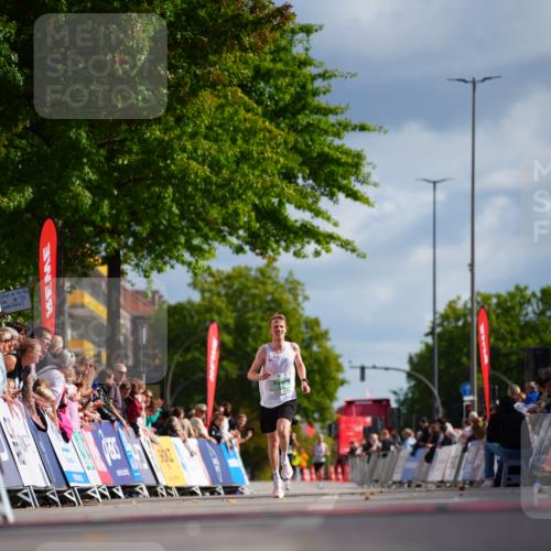20.09.2026 - PSD Bank Halbmarathon LAZAROV Photography http://msf.ph/oto/10498322 20.09.2026 11:17:00 Ziel  meine-sportfotos.de