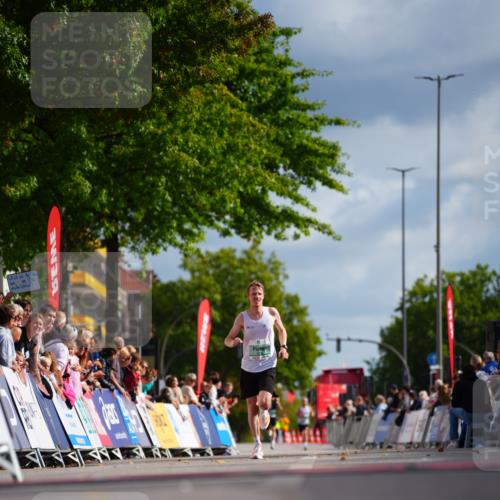 20.09.2026 - PSD Bank Halbmarathon LAZAROV Photography http://msf.ph/oto/10498324 20.09.2026 11:17:00 Ziel  meine-sportfotos.de