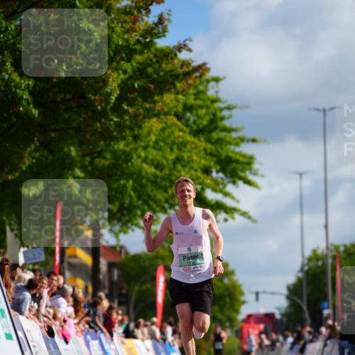20.09.2026 - PSD Bank Halbmarathon LAZAROV Photography http://msf.ph/oto/10498335 20.09.2026 11:17:03 Ziel 1335 meine-sportfotos.de