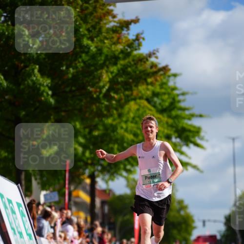 20.09.2026 - PSD Bank Halbmarathon LAZAROV Photography http://msf.ph/oto/10498337 20.09.2026 11:17:03 Ziel 1335 meine-sportfotos.de