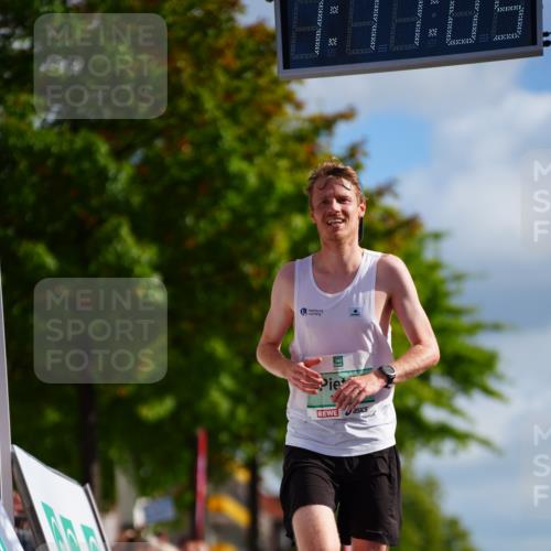 20.09.2026 - PSD Bank Halbmarathon LAZAROV Photography http://msf.ph/oto/10498340 20.09.2026 11:17:05 Ziel 1335 meine-sportfotos.de