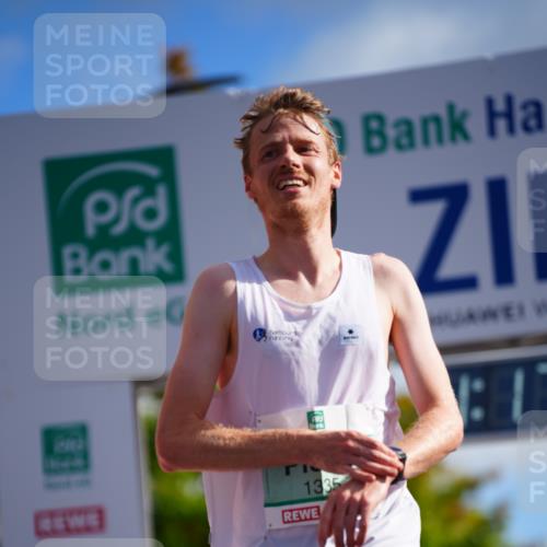 20.09.2026 - PSD Bank Halbmarathon LAZAROV Photography http://msf.ph/oto/10498343 20.09.2026 11:17:06 Ziel 1335 meine-sportfotos.de