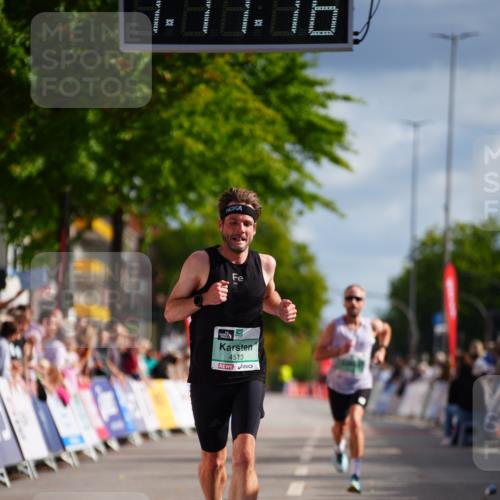 20.09.2026 - PSD Bank Halbmarathon LAZAROV Photography http://msf.ph/oto/10498346 20.09.2026 11:17:16 Ziel 4128, 4513 meine-sportfotos.de