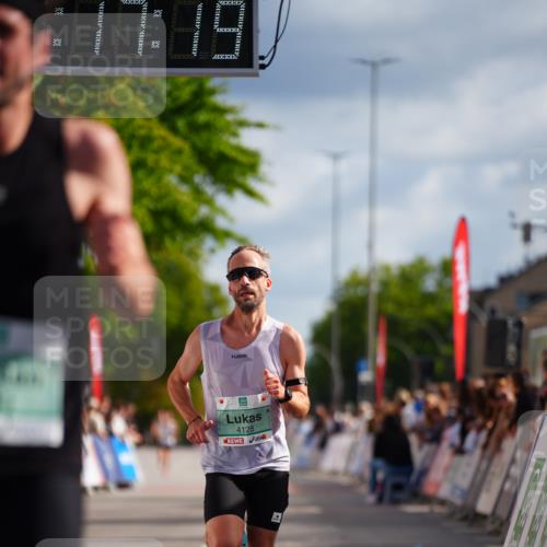 20.09.2026 - PSD Bank Halbmarathon LAZAROV Photography http://msf.ph/oto/10498350 20.09.2026 11:17:18 Ziel 4128, 4513 meine-sportfotos.de