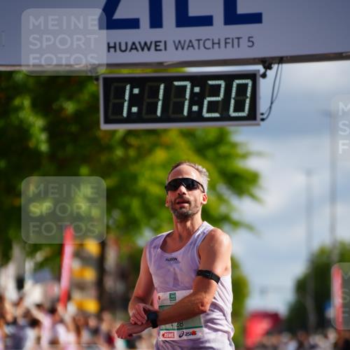 20.09.2026 - PSD Bank Halbmarathon LAZAROV Photography http://msf.ph/oto/10498354 20.09.2026 11:17:19 Ziel 4128, 4513 meine-sportfotos.de