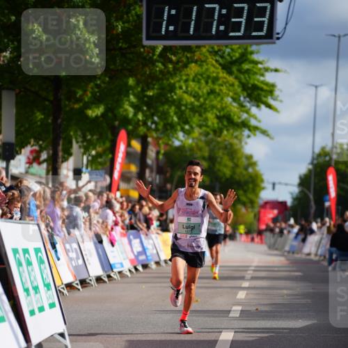 20.09.2026 - PSD Bank Halbmarathon LAZAROV Photography http://msf.ph/oto/10498358 20.09.2026 11:17:33 Ziel 1073 meine-sportfotos.de