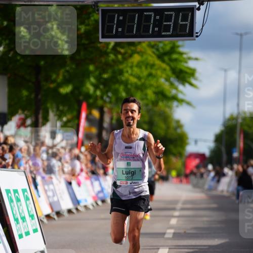 20.09.2026 - PSD Bank Halbmarathon LAZAROV Photography http://msf.ph/oto/10498361 20.09.2026 11:17:34 Ziel 1073, 4546 meine-sportfotos.de