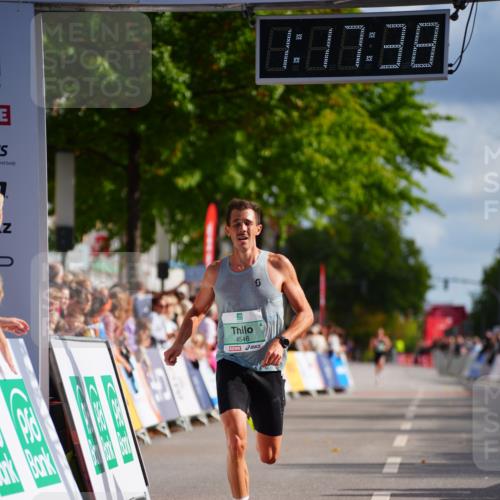 20.09.2026 - PSD Bank Halbmarathon LAZAROV Photography http://msf.ph/oto/10498366 20.09.2026 11:17:37 Ziel 1073, 4546 meine-sportfotos.de