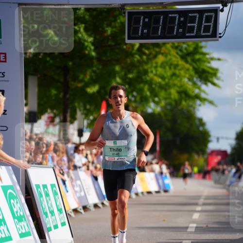 20.09.2026 - PSD Bank Halbmarathon LAZAROV Photography http://msf.ph/oto/10498367 20.09.2026 11:17:38 Ziel 1073, 4546 meine-sportfotos.de