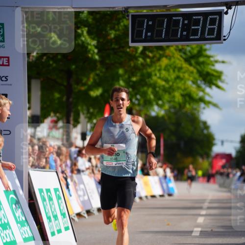 20.09.2026 - PSD Bank Halbmarathon LAZAROV Photography http://msf.ph/oto/10498368 20.09.2026 11:17:38 Ziel 1073, 4546 meine-sportfotos.de