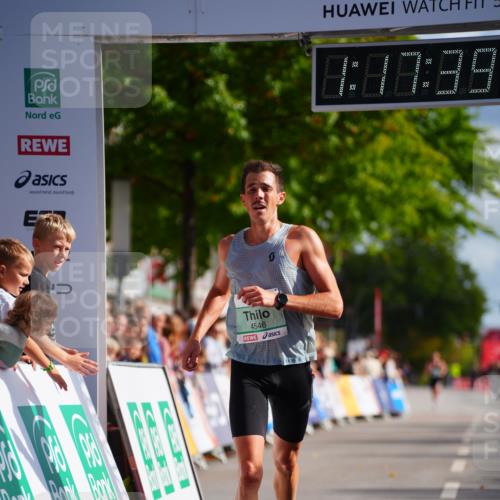 20.09.2026 - PSD Bank Halbmarathon LAZAROV Photography http://msf.ph/oto/10498370 20.09.2026 11:17:38 Ziel 1073, 4546 meine-sportfotos.de