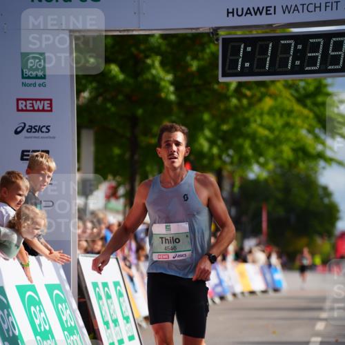 20.09.2026 - PSD Bank Halbmarathon LAZAROV Photography http://msf.ph/oto/10498371 20.09.2026 11:17:38 Ziel 1073, 4546 meine-sportfotos.de