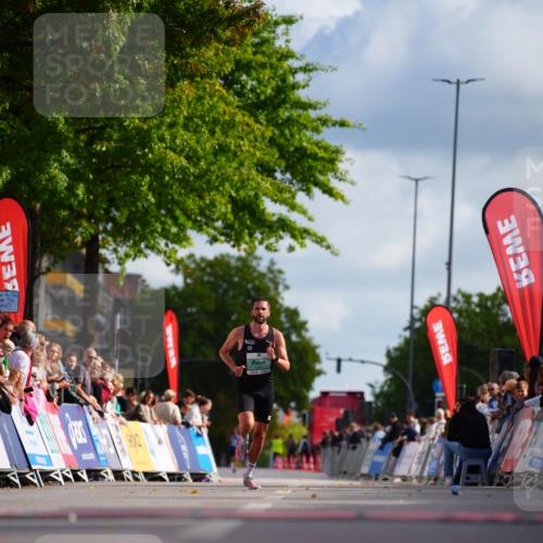 20.09.2026 - PSD Bank Halbmarathon LAZAROV Photography http://msf.ph/oto/10498372 20.09.2026 11:17:47 Ziel 1321 meine-sportfotos.de