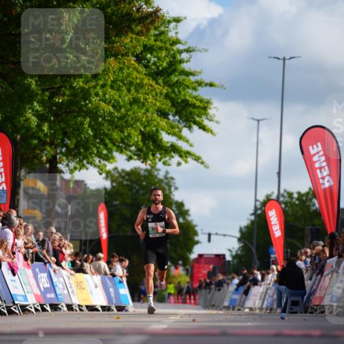 20.09.2026 - PSD Bank Halbmarathon LAZAROV Photography http://msf.ph/oto/10498373 20.09.2026 11:17:48 Ziel 1321 meine-sportfotos.de