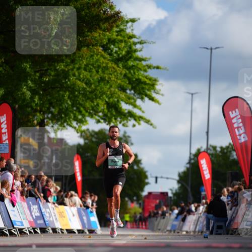 20.09.2026 - PSD Bank Halbmarathon LAZAROV Photography http://msf.ph/oto/10498374 20.09.2026 11:17:48 Ziel 1321 meine-sportfotos.de