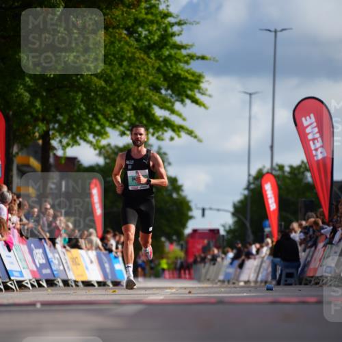 20.09.2026 - PSD Bank Halbmarathon LAZAROV Photography http://msf.ph/oto/10498376 20.09.2026 11:17:49 Ziel 1321 meine-sportfotos.de