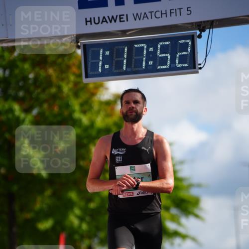 20.09.2026 - PSD Bank Halbmarathon LAZAROV Photography http://msf.ph/oto/10498382 20.09.2026 11:17:52 Ziel 1321 meine-sportfotos.de