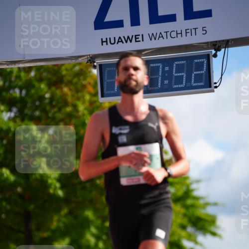 20.09.2026 - PSD Bank Halbmarathon LAZAROV Photography http://msf.ph/oto/10498383 20.09.2026 11:17:52 Ziel 1321 meine-sportfotos.de
