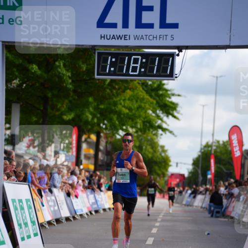 20.09.2026 - PSD Bank Halbmarathon LAZAROV Photography http://msf.ph/oto/10498388 20.09.2026 11:18:11 Ziel 1765 meine-sportfotos.de