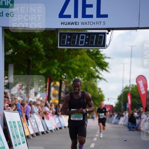 20.09.2026 - PSD Bank Halbmarathon LAZAROV Photography http://msf.ph/oto/10498399 20.09.2026 11:18:17 Ziel 1204, 1765, 2951 meine-sportfotos.de