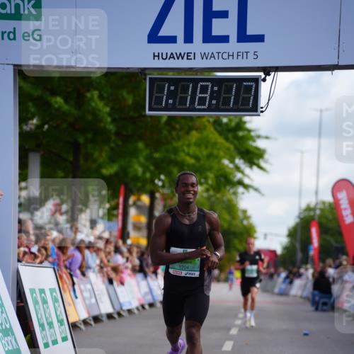 20.09.2026 - PSD Bank Halbmarathon LAZAROV Photography http://msf.ph/oto/10498400 20.09.2026 11:18:17 Ziel 1204, 1765, 2951 meine-sportfotos.de