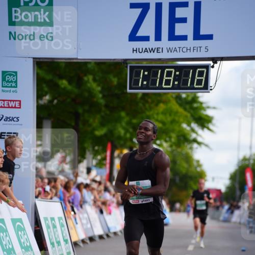 20.09.2026 - PSD Bank Halbmarathon LAZAROV Photography http://msf.ph/oto/10498401 20.09.2026 11:18:17 Ziel 1204, 1765, 2951 meine-sportfotos.de