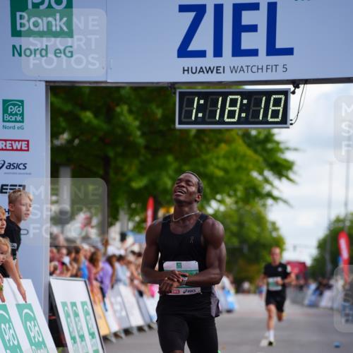 20.09.2026 - PSD Bank Halbmarathon LAZAROV Photography http://msf.ph/oto/10498402 20.09.2026 11:18:17 Ziel 1204, 1765, 2951 meine-sportfotos.de
