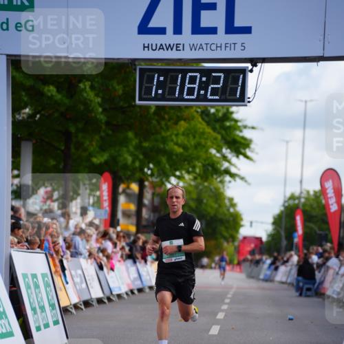 20.09.2026 - PSD Bank Halbmarathon LAZAROV Photography http://msf.ph/oto/10498405 20.09.2026 11:18:20 Ziel 1204, 2951 meine-sportfotos.de
