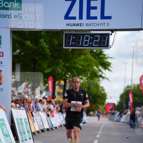 20.09.2026 - PSD Bank Halbmarathon LAZAROV Photography http://msf.ph/oto/10498407 20.09.2026 11:18:20 Ziel 1204, 2951 meine-sportfotos.de