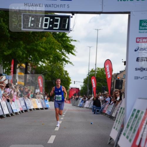20.09.2026 - PSD Bank Halbmarathon LAZAROV Photography http://msf.ph/oto/10498410 20.09.2026 11:18:31 Ziel 4108 meine-sportfotos.de