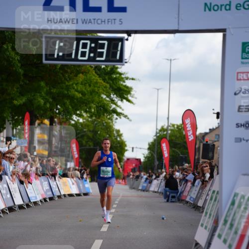 20.09.2026 - PSD Bank Halbmarathon LAZAROV Photography http://msf.ph/oto/10498411 20.09.2026 11:18:31 Ziel 4108 meine-sportfotos.de