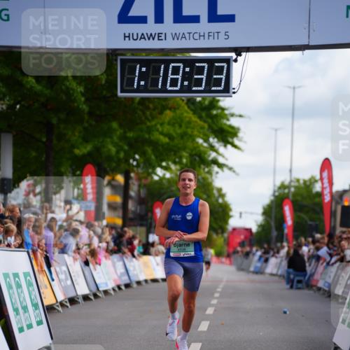 20.09.2026 - PSD Bank Halbmarathon LAZAROV Photography http://msf.ph/oto/10498414 20.09.2026 11:18:33 Ziel 4108 meine-sportfotos.de
