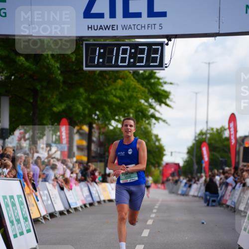 20.09.2026 - PSD Bank Halbmarathon LAZAROV Photography http://msf.ph/oto/10498415 20.09.2026 11:18:33 Ziel 4108 meine-sportfotos.de