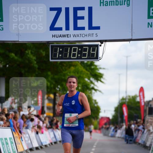 20.09.2026 - PSD Bank Halbmarathon LAZAROV Photography http://msf.ph/oto/10498418 20.09.2026 11:18:33 Ziel 4108 meine-sportfotos.de