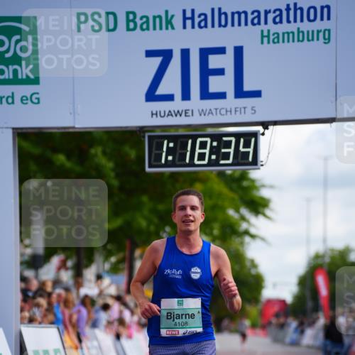 20.09.2026 - PSD Bank Halbmarathon LAZAROV Photography http://msf.ph/oto/10498420 20.09.2026 11:18:34 Ziel 4108 meine-sportfotos.de