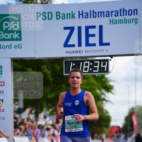 20.09.2026 - PSD Bank Halbmarathon LAZAROV Photography http://msf.ph/oto/10498421 20.09.2026 11:18:34 Ziel 4108 meine-sportfotos.de