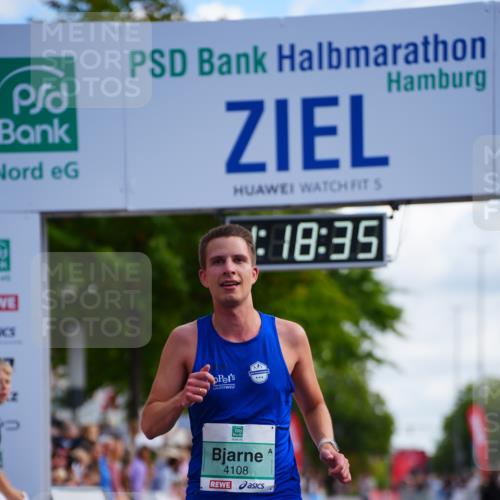 20.09.2026 - PSD Bank Halbmarathon LAZAROV Photography http://msf.ph/oto/10498422 20.09.2026 11:18:34 Ziel 4108 meine-sportfotos.de