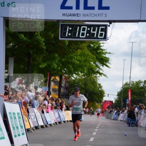 20.09.2026 - PSD Bank Halbmarathon LAZAROV Photography http://msf.ph/oto/10498424 20.09.2026 11:18:45 Ziel 1651 meine-sportfotos.de