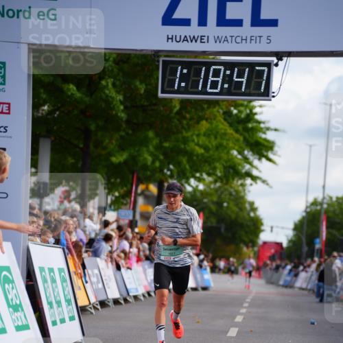 20.09.2026 - PSD Bank Halbmarathon LAZAROV Photography http://msf.ph/oto/10498426 20.09.2026 11:18:46 Ziel 1651 meine-sportfotos.de