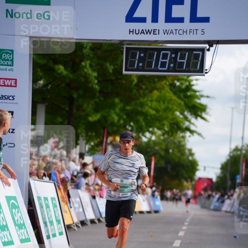 20.09.2026 - PSD Bank Halbmarathon LAZAROV Photography http://msf.ph/oto/10498428 20.09.2026 11:18:47 Ziel 1651 meine-sportfotos.de