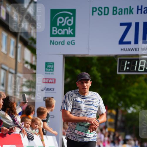 20.09.2026 - PSD Bank Halbmarathon LAZAROV Photography http://msf.ph/oto/10498432 20.09.2026 11:18:48 Ziel 1651 meine-sportfotos.de